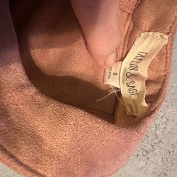 Taylor & Sage Tank Sleeveless Top Sz S Pink microsuede lasercut halter - Picture 3 of 8